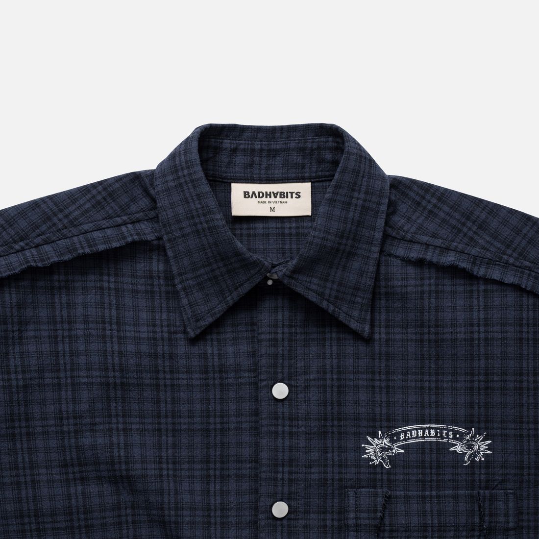 Abyss Boxy Shirt von Bad Habits, Navy And Black Plaid, Bild 2