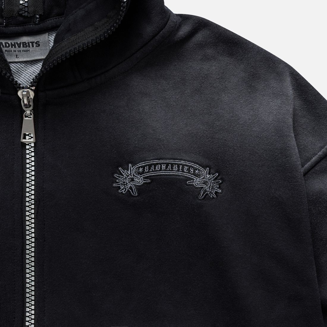 Blindside Boxy Hoodie Zip von Bad Habits, Washed Black, Bild 2