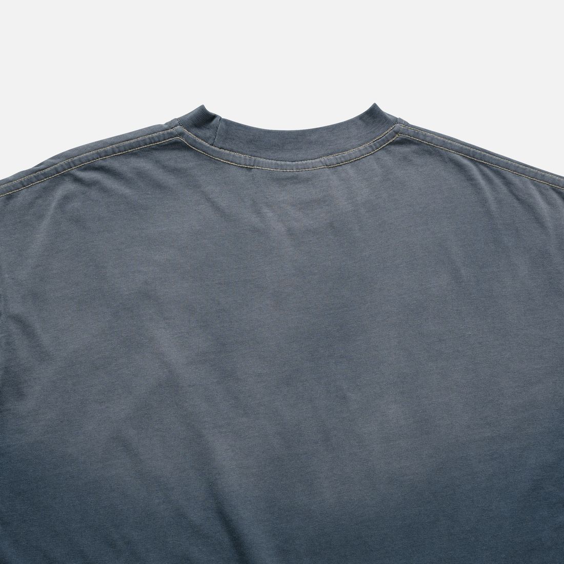The Tower Boxy Tee von Bad Habits, Ombre Blue, Bild 5